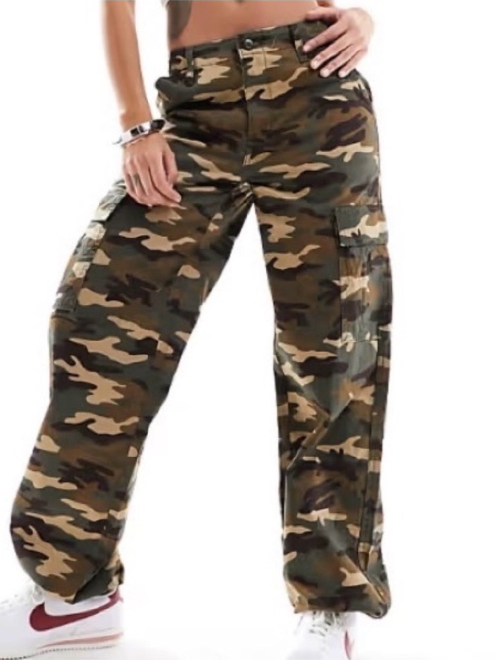 Levi’s ’94 Baggy Camo Cargo Pants Size 28